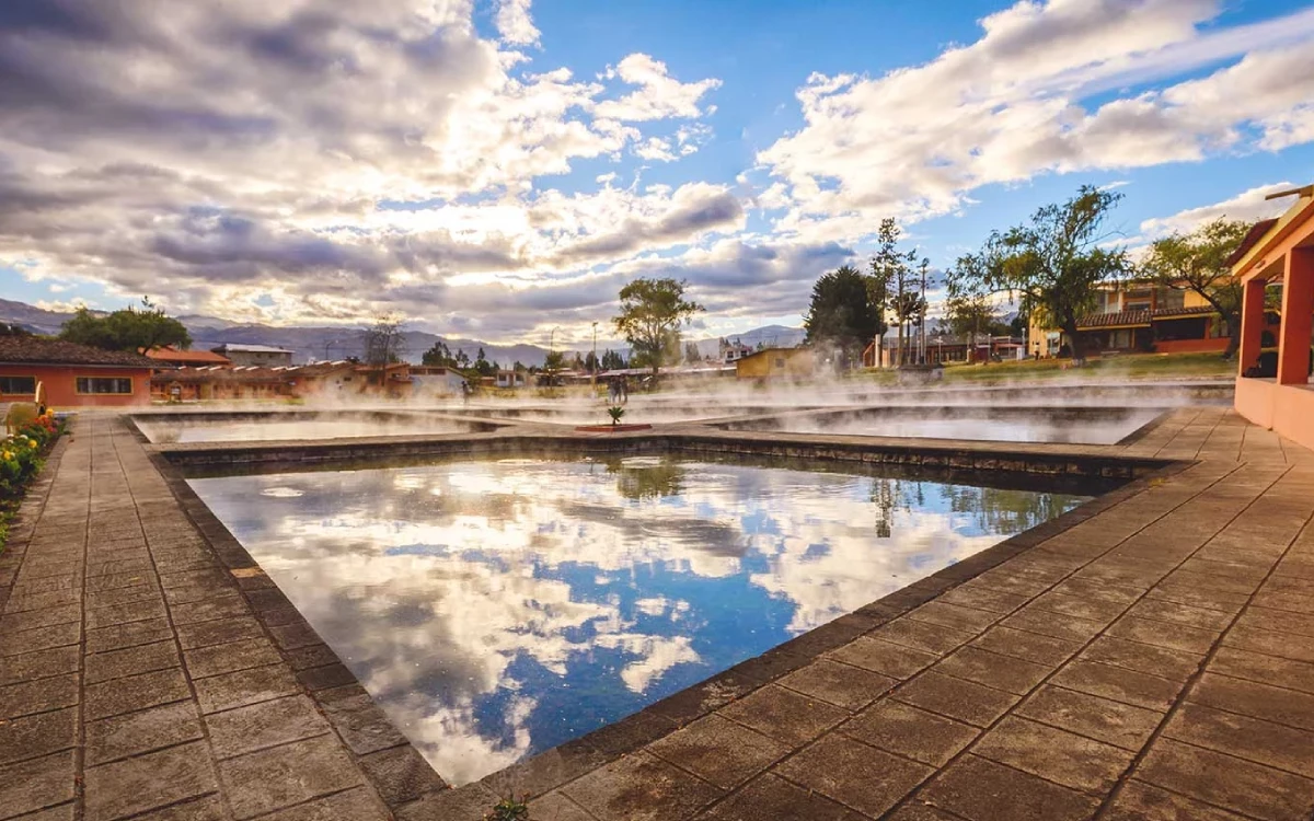 Plaza de Armas y arquitectura colonial de Cajamarca, Perú
